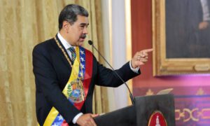 Maduro tras juramentarse: “La Constitución nació a contrapelo de las instituciones imperiales”