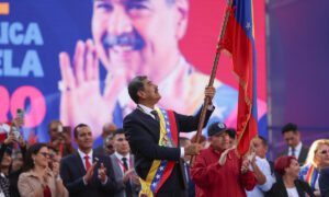 Comisión Europea: Maduro “no tiene legitimidad de un presidente democráticamente elegido”