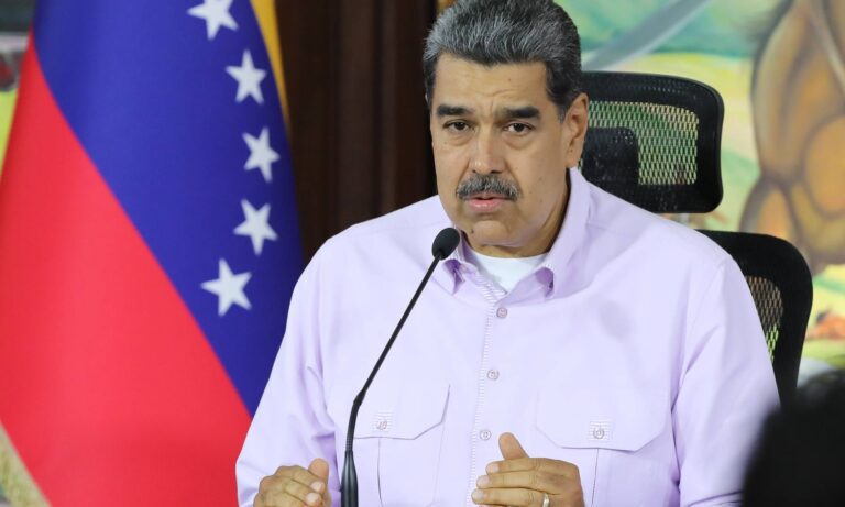 Maduro anuncia aumento de 54 % en recursos para gobernaciones y alcaldías en 2025