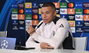 Mbappé evita controversias y afirma que “respeta mucho” a Neymar
