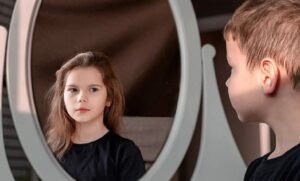 Supremo de EE. UU. respalda prohibición de hormonas a menores trans