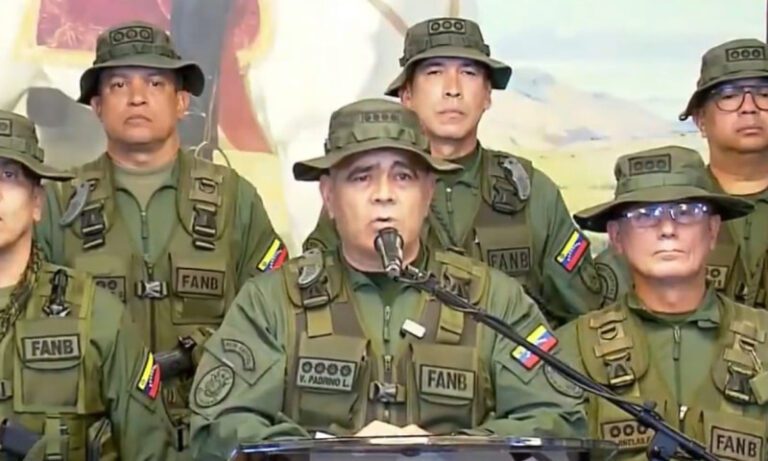 Padrino López afirma que la FANB no se quiebra ante sanciones ni recompensas de EE. UU.