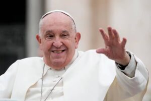 El Papa ya no está en “peligro inminente” tras 25 días hospitalizado