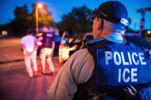 Primeras redadas antiinmigrantes de Trump dejan 538 detenidos y cientos de deportados