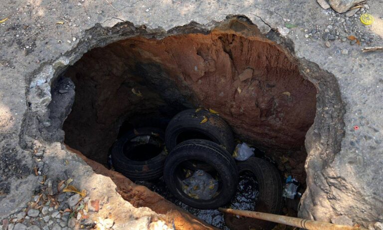 Colapso de colector de aguas servidas en La Coromoto convierte vialidad en un riesgo