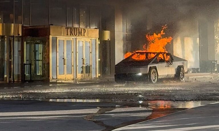 Explota un Tesla frente a la Torre Trump en Las Vegas: Tenía cilindros de gas, combustible y morteros