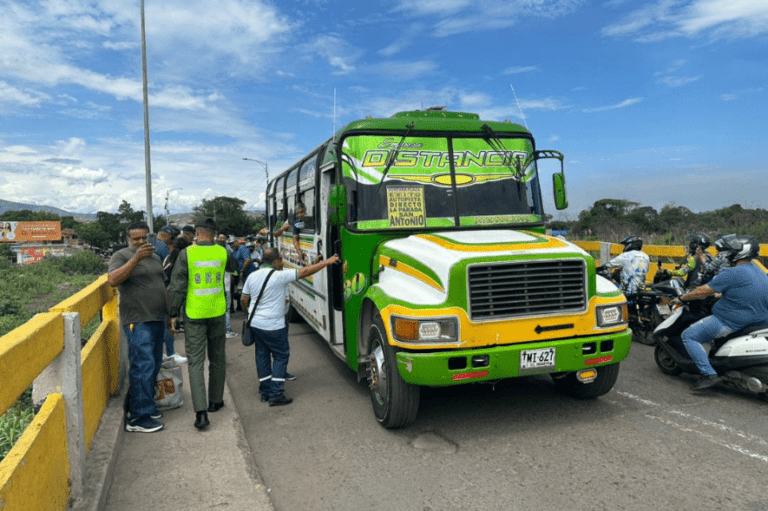 Extienden en Cúcuta el permiso de ingreso del transporte binacional hasta el 8 de enero