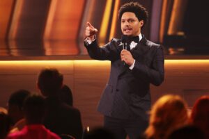 Anuncian a Trevor Noah como presentador de los Grammys por quinto año consecutivo