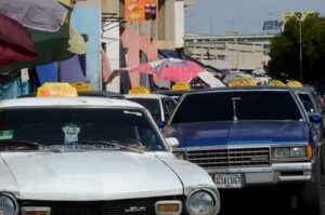 Por puestos cobran 15 y 35 bolívares sobre el costo oficial de pasaje