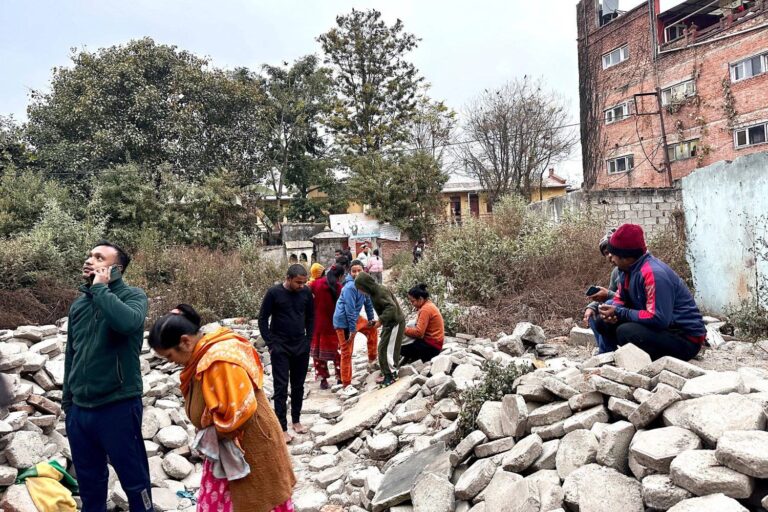 La cifra de muertos por el terremoto en el Tíbet se eleva a 126