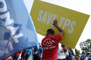 Experto explica los 4 escenarios para venezolanos que pierden el TPS