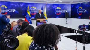 Cabello afirma que en el país hay más de 120 ciudadanos extranjeros detenidos