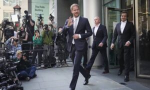 Harry ausente en el litigio contra el grupo mediático de Murdoch
