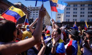 Machado pide a los venezolanos en Argentina acompañar a González Urrutia