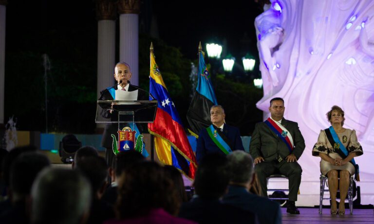 Rosales celebra la Zulianidad con imponente acto en el Monumento de la Virgen