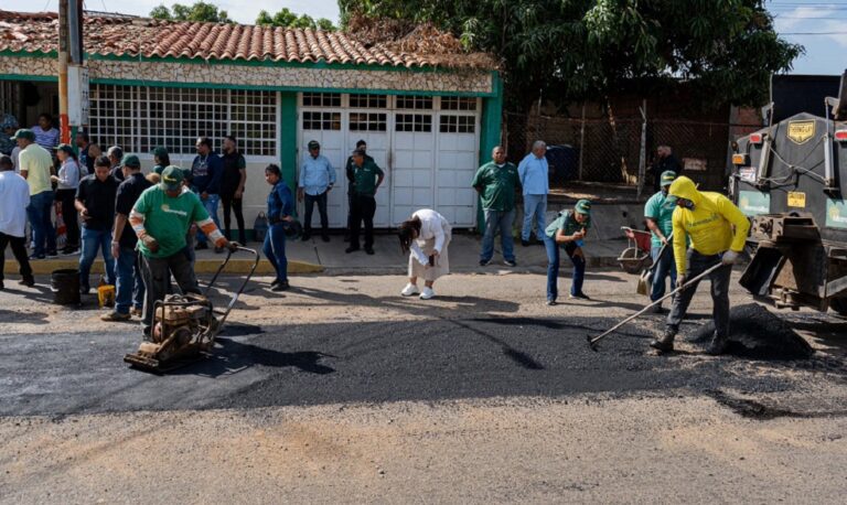 Alcaldía restituye el paso en la entrada principal de La Chamarreta