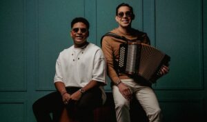 Alex Martínez y Carlos Humberto López reviven el vallenato romántico con “Esperándote”