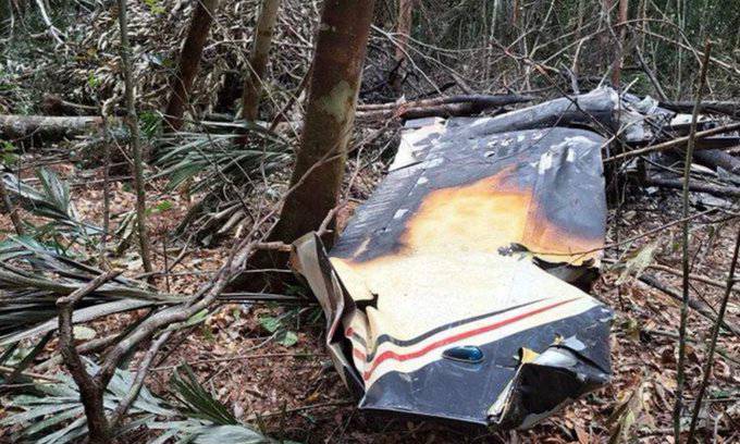  Brasil derriba avión con droga procedente de Venezuela <span class='subtitulos' style='    font-size: 18px;     font-weight: 600;' ><br>La Fuerza Aérea Brasileña informó que en la aeronave estaban los cuerpos de los dos ocupantes y una carga de droga, pero no especificó la cantidad</span>