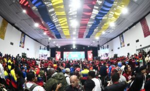 Chavismo da a Maduro la “potestad final” de elegir candidatos para los comicios de abril