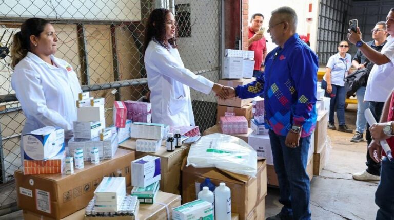 Gobierno entrega más de 2 millones de medicamentos e insumos en Zulia