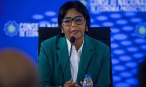 Gobierno responde que EE. UU. se autoinflige “un daño” con el fin de licencias petroleras