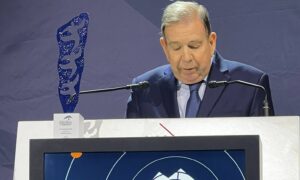González Urrutia asegura que “la dictadura lo está chantajeando” con la detención de su yerno