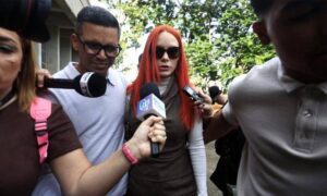 Esposa de Daddy Yankee entrega documentos de corporaciones para poner fin a pleito