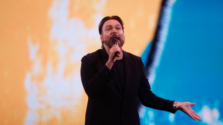 Artistas venezolanos brindan apoyo a George Harris tras incidente en Viña