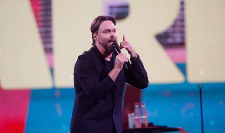 George Harris se baja del escenario de Viña del Mar por saboteos desde el público
