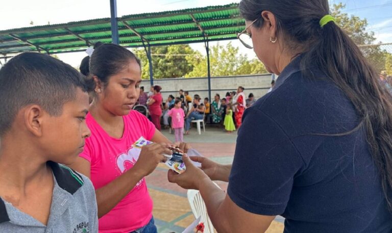 Gobernación entrega más de 2 mil medicamentos durante jornada médica en Maracaibo