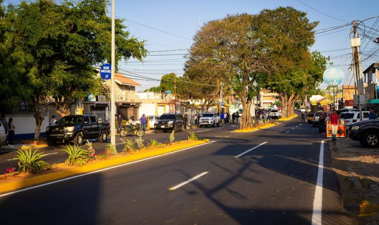 Rosales entrega primera fase de la vialidad de San Miguel, en Maracaibo