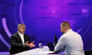 Saab asegura que estadounidenses liberados fueron “tratados de manera digna”