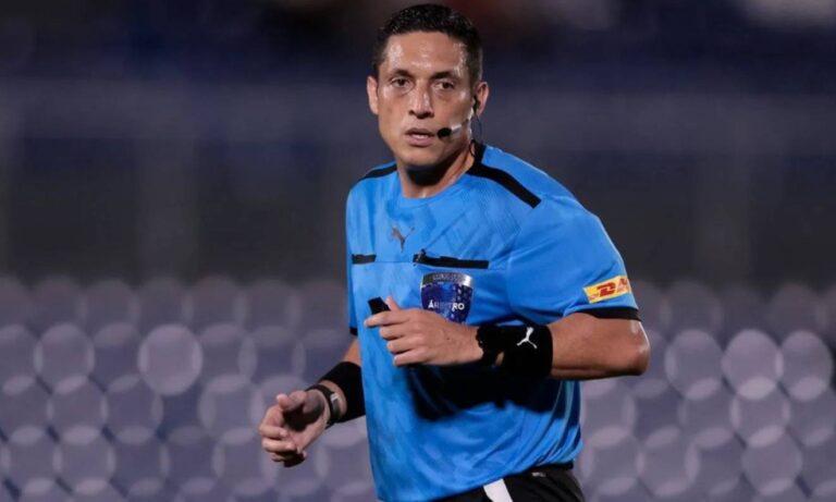 El venezolano Jesús Valenzuela pitará la final de la Recopa Sudamericana