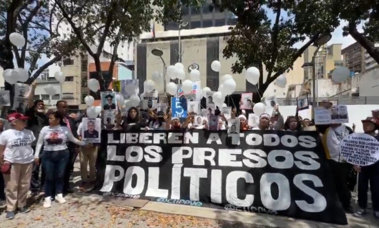 Familiares de presos políticos exigen al MP que instale mesa de diálogo para revisar casos