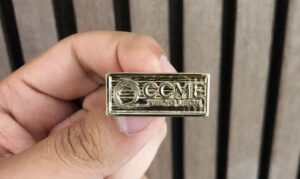 Regalos corporativos piochas personalizadas y galvanos de reconocimiento estrategias para fortalecer relaciones