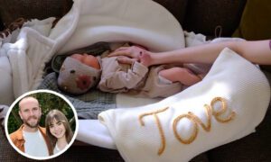 Protagonista de “Emily en París” anuncia el nacimiento de su primera hija