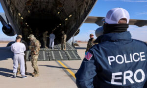 Publican lista de 53 venezolanos deportados enviados a Guantánamo