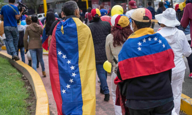Venezolanos evalúan nuevos destinos tras decisión de EE. UU. sobre el TPS