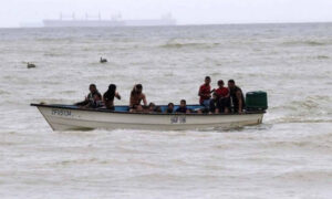 Detienen a 20 venezolanos a bordo de una embarcación en Trinidad y Tobago
