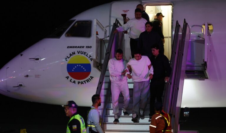 Gobierno espera recibir un nuevo vuelo de deportados este jueves