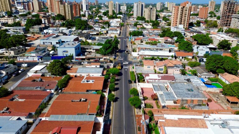 Gobernación entrega obras de vialidad en la calle 69 de Maracaibo