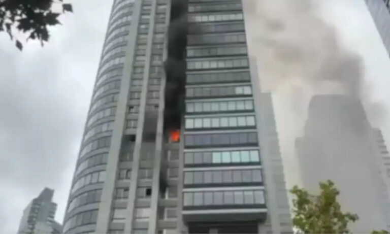 Incendio en torre en Buenos Aires deja 3 personas hospitalizadas y 100 evacuadas