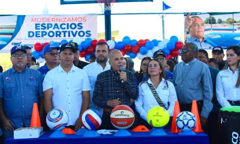 Rosales inicia recuperación del Conjunto Residencial El Pinar e inaugura canchas