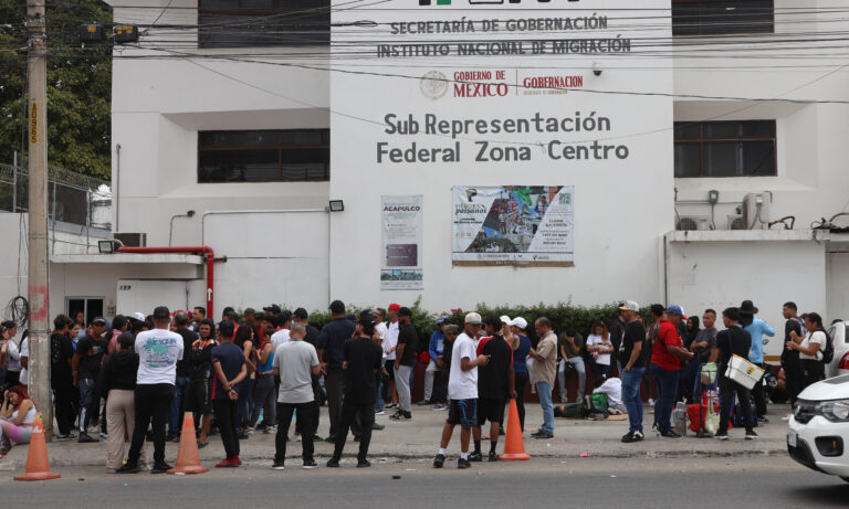 Venezolanos buscan que México los retorne en vuelos tras las restricciones de Trump