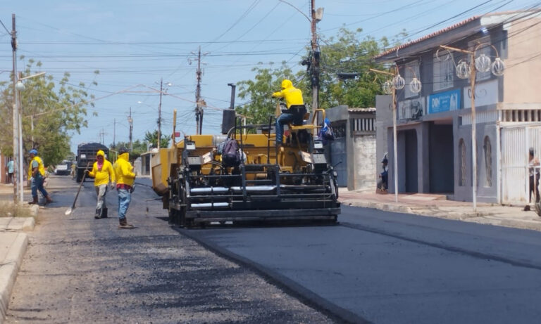 Gobernación inicia modernización de calles en la urbanización San Francisco