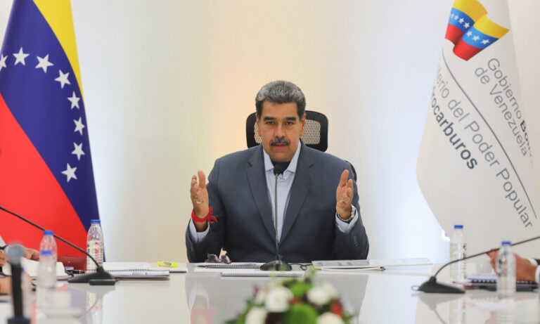 Maduro reitera apertura a inversiones extranjeras en el sector petrolero