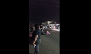 Choque de motorizados deja 3 heridos en el barrio 18 de Octubre