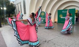 Celebran la Fiesta de la Danza Nacionalista en la plazoleta de la Basílica