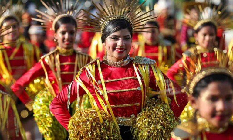 Maracaibo se llena de color con el Gran Desfile Carnavales Viva Venezuela 2025