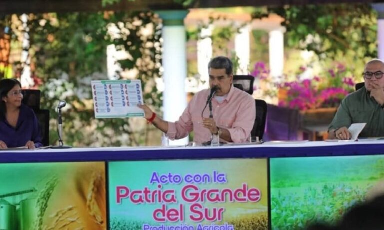 Maduro insiste en que el país no se “arrodillará” ante el “imperio”